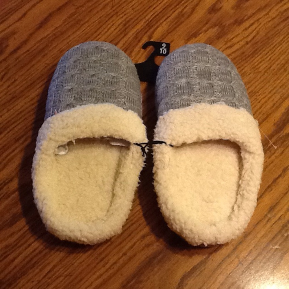 New slip on slippers 9/10 ..